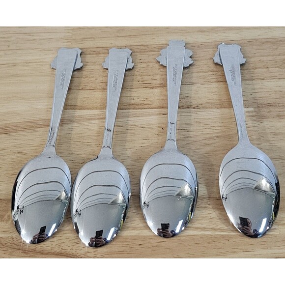 Lot of 21 Vtg Quality Souvenir Spoons Silver Plate Mixed Metals Enamel Charms - Picture 4 of 16